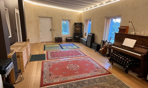 Live Room